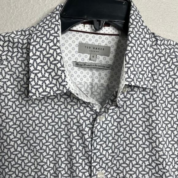 Ted Baker London Black & White Geometric Button Up Shirt Like New! Size 5 - Picture 2 of 16